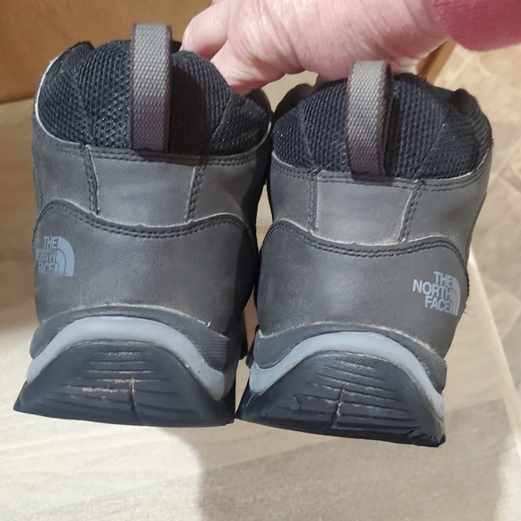 The North Face Storm Strike II Wp Boots Hiking Waterproof. Mens 10. Black Gray. main image 11